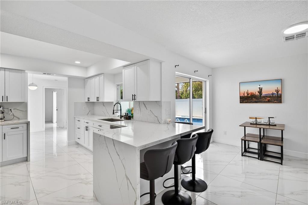 900 BUILDING - Residential