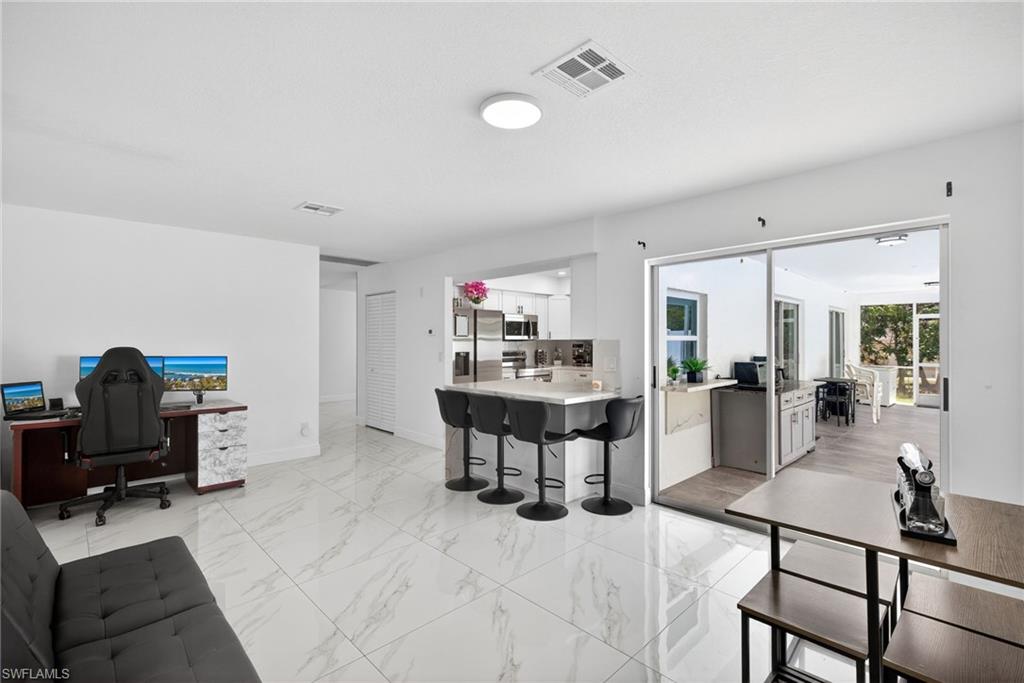 900 BUILDING - Residential