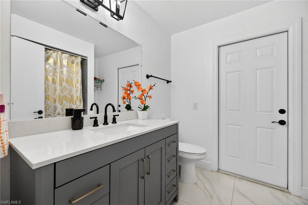 900 BUILDING - Residential