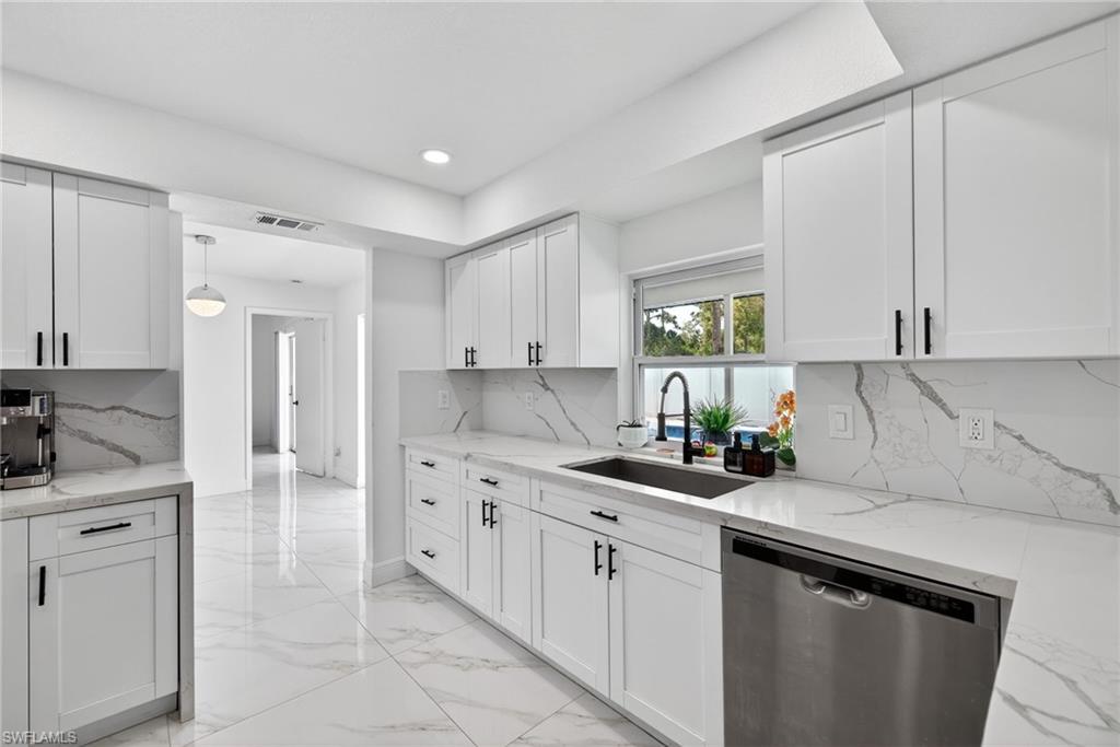 900 BUILDING - Residential