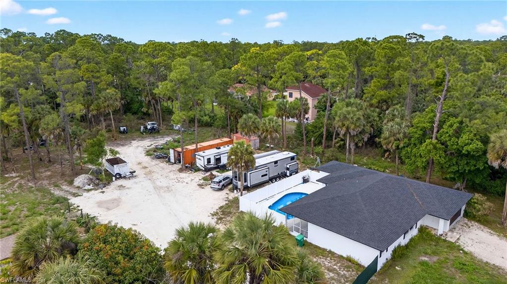 900 BUILDING - Residential