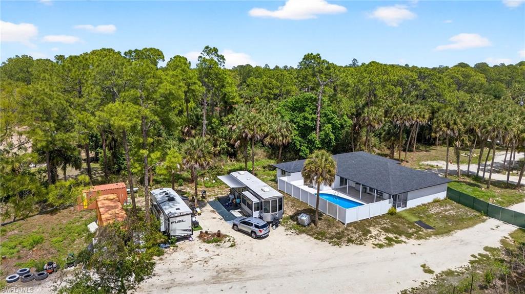 900 BUILDING - Residential