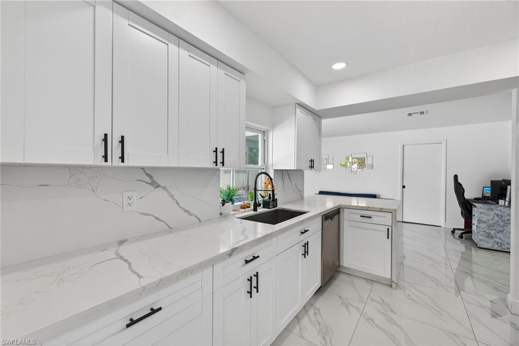 900 BUILDING - Residential