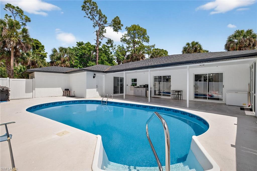 900 BUILDING - Residential