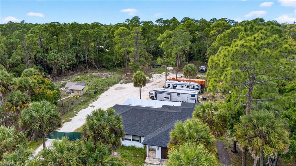 900 BUILDING - Residential