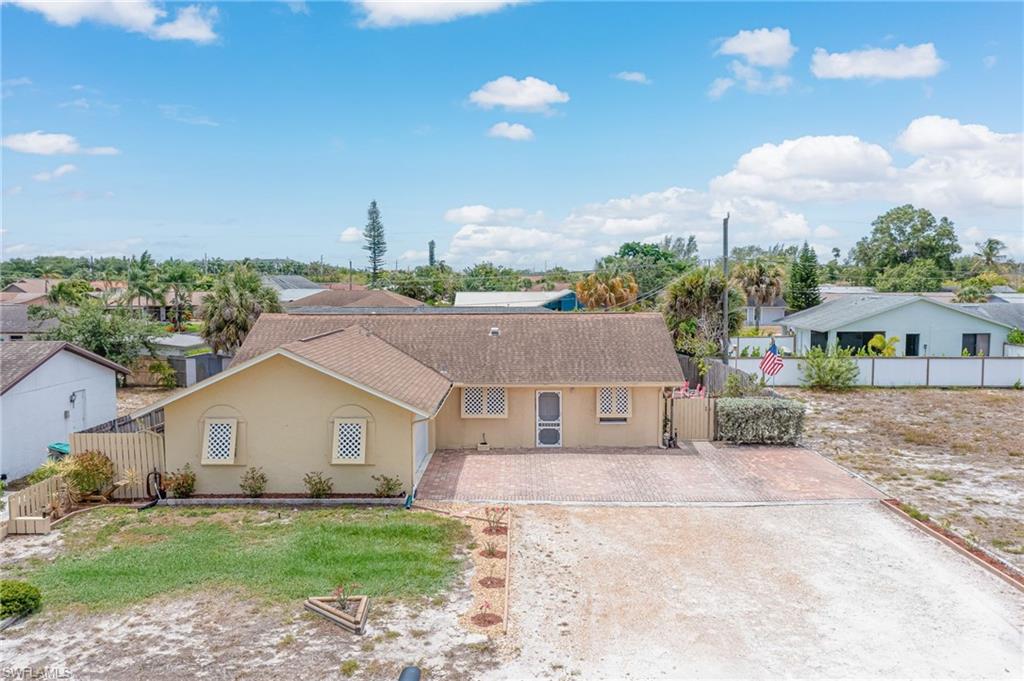 NAPLES TWIN LAKES - Residential