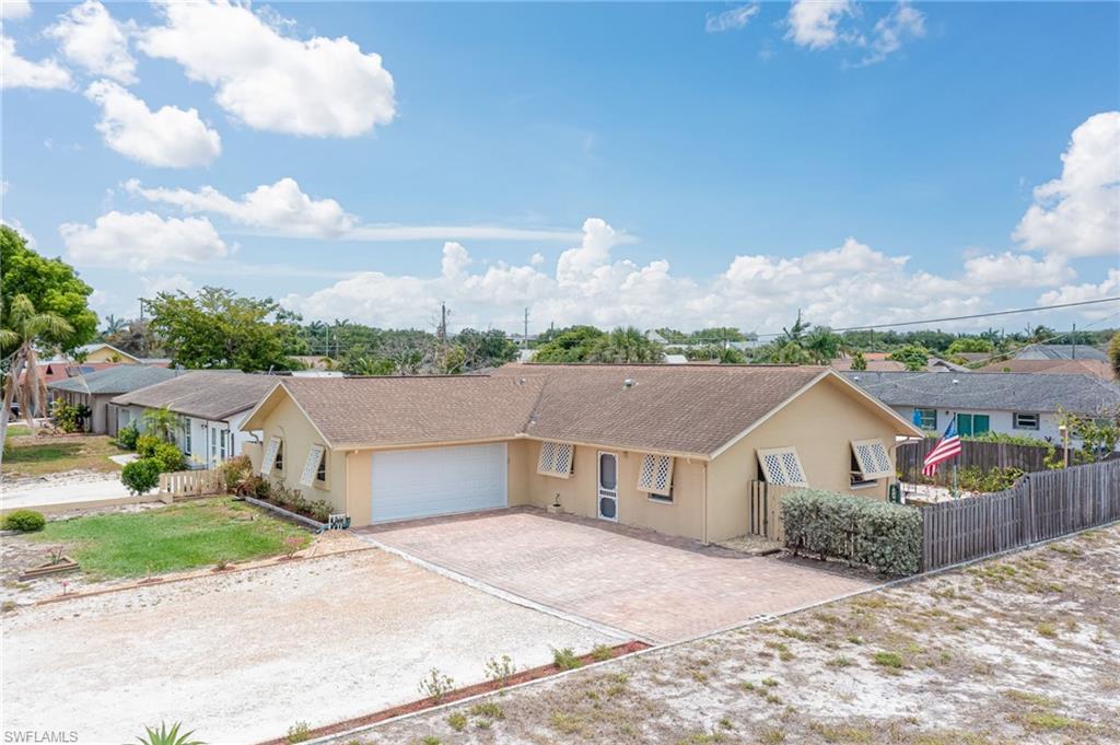 NAPLES TWIN LAKES - Residential