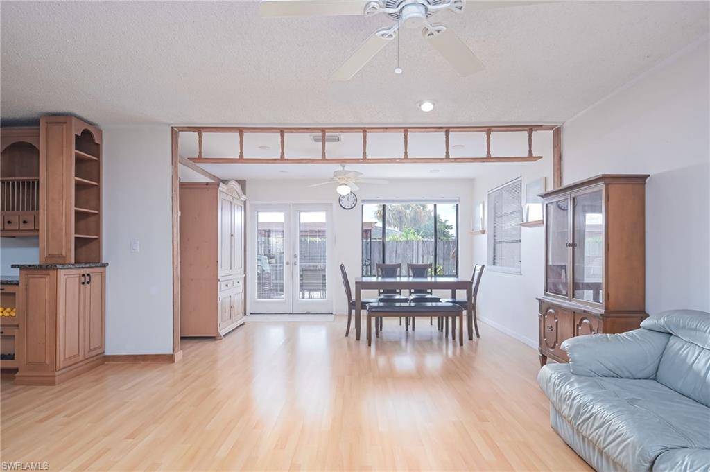 NAPLES TWIN LAKES - Residential