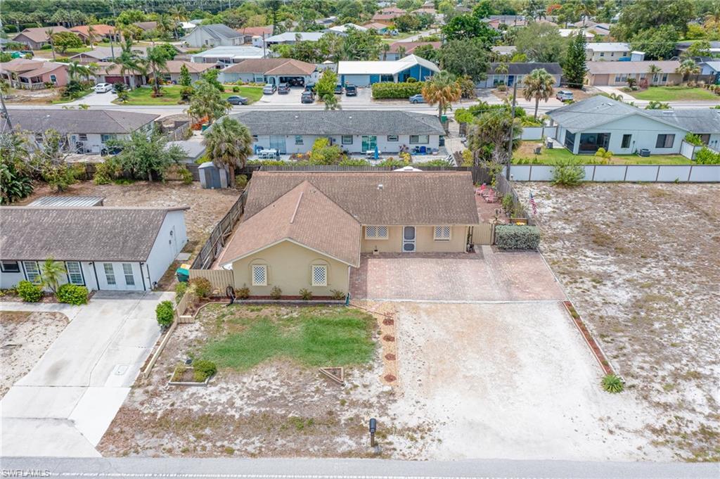 NAPLES TWIN LAKES - Residential