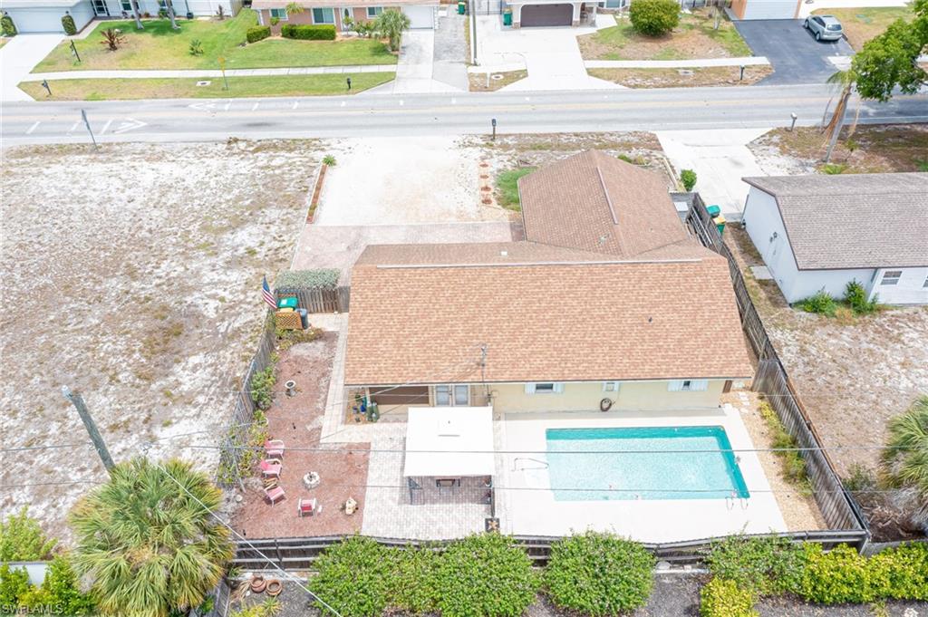 NAPLES TWIN LAKES - Residential