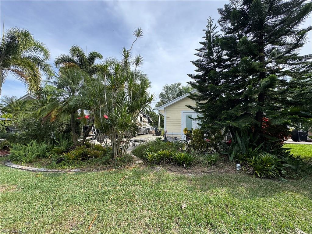 RIVERBEND MOTORCOACH RESORT - Land