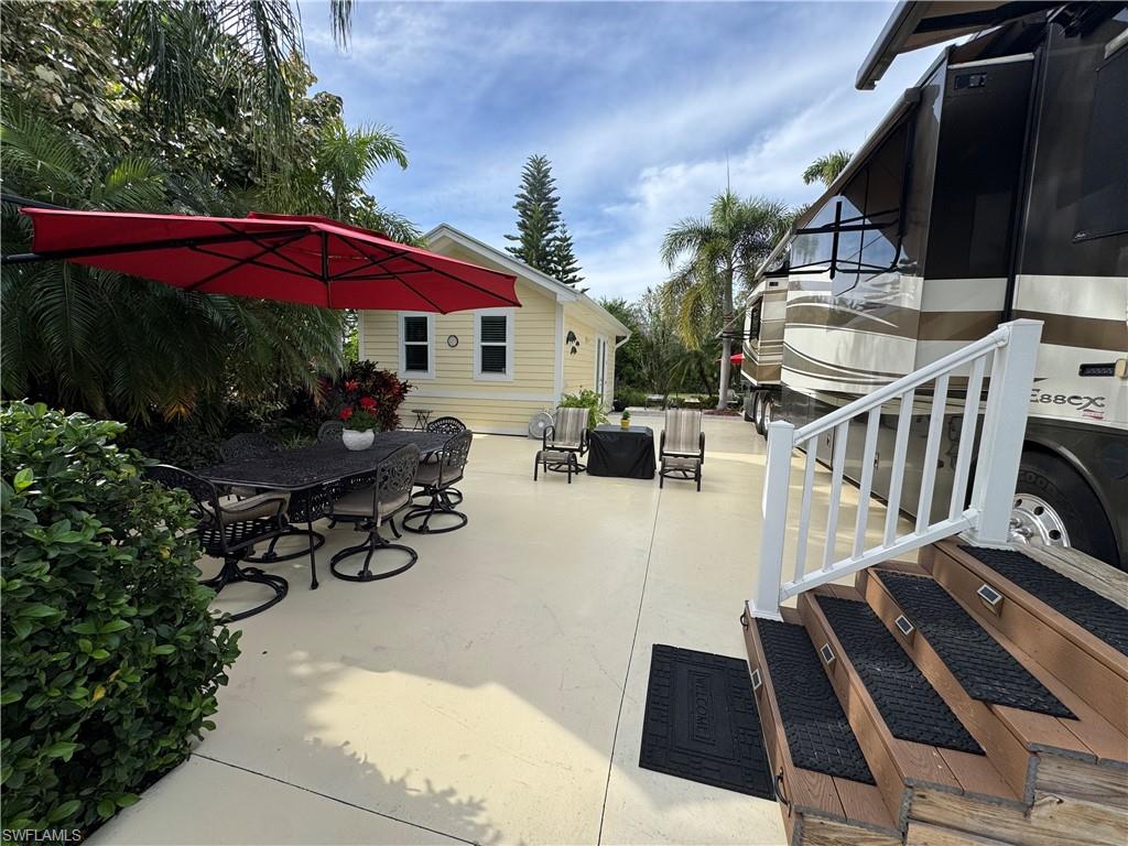 RIVERBEND MOTORCOACH RESORT - Land