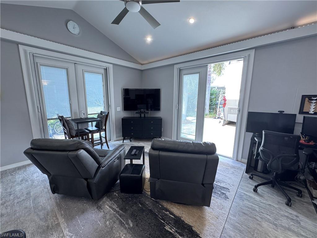 RIVERBEND MOTORCOACH RESORT - Land