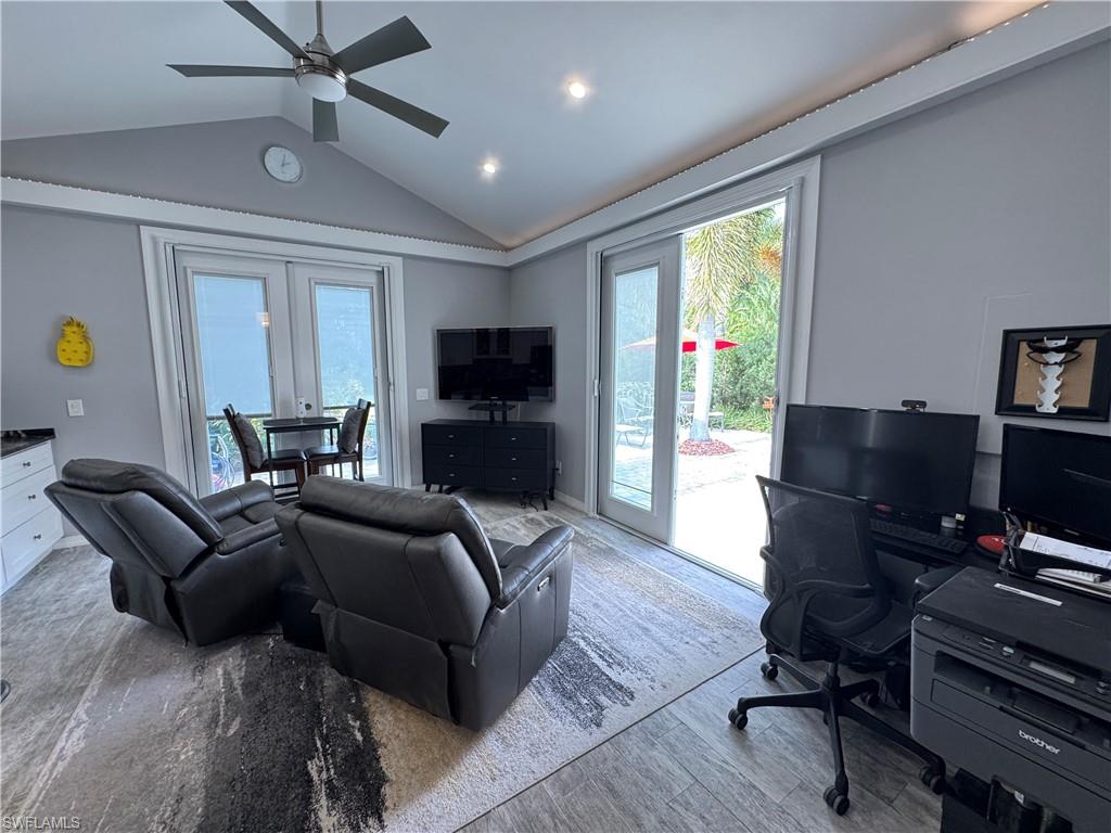 RIVERBEND MOTORCOACH RESORT - Land