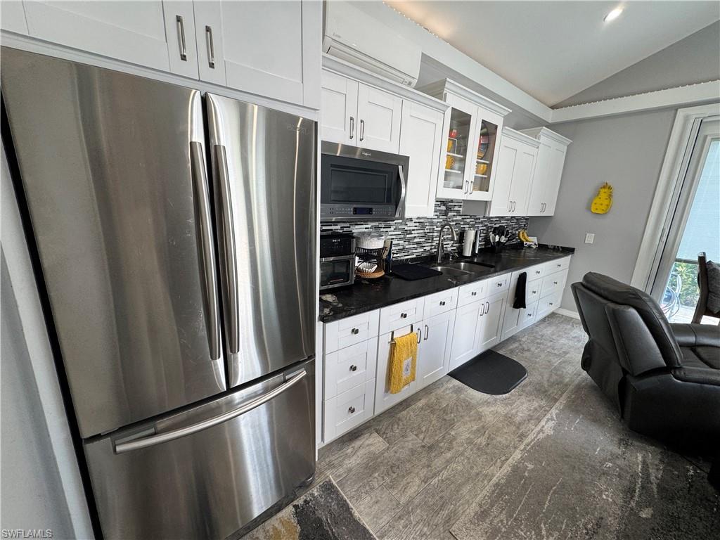 RIVERBEND MOTORCOACH RESORT - Land