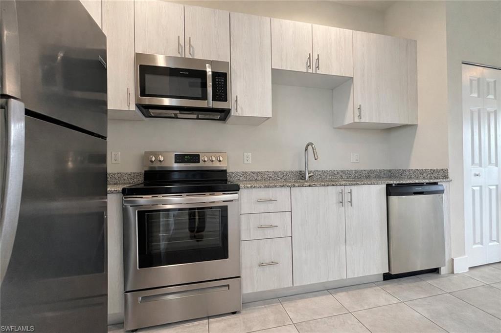 CAPE CORAL - Residential Lease