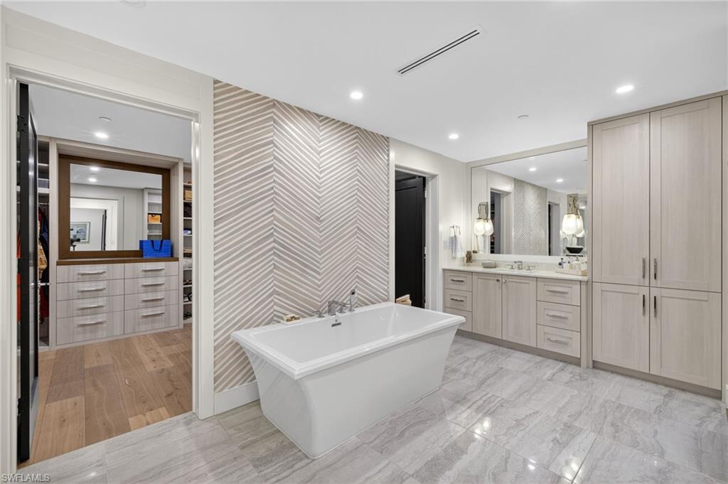 KALEA BAY TOWER 200 - Residential