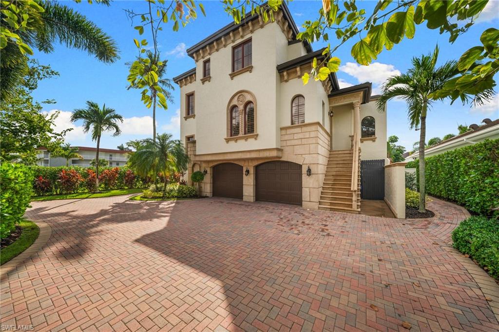 1560 Osprey AVE