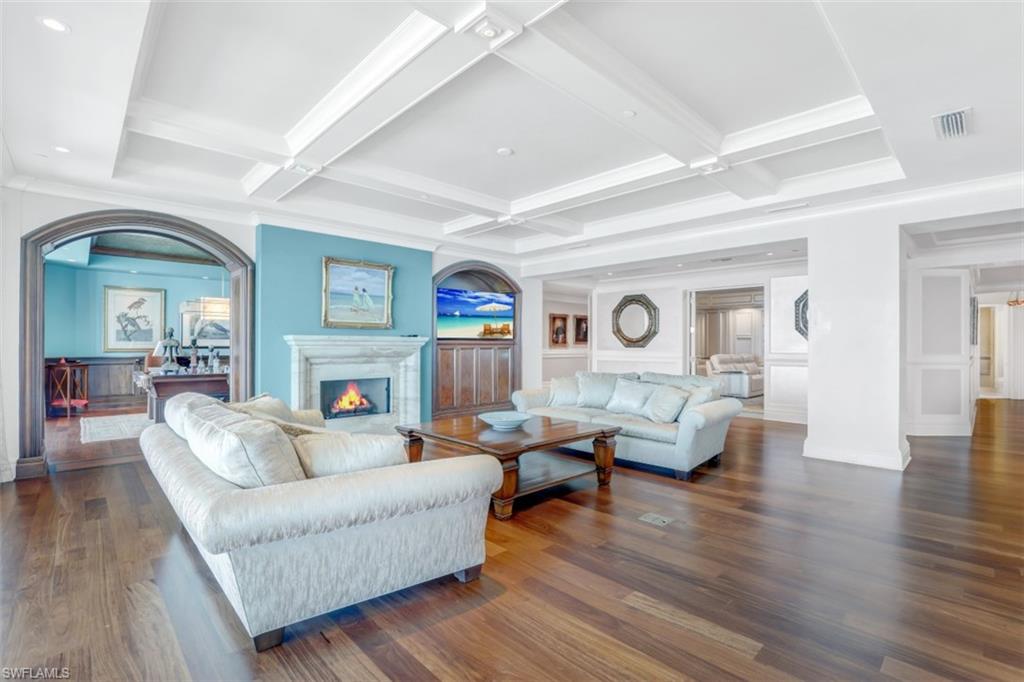 REGENT - Residential