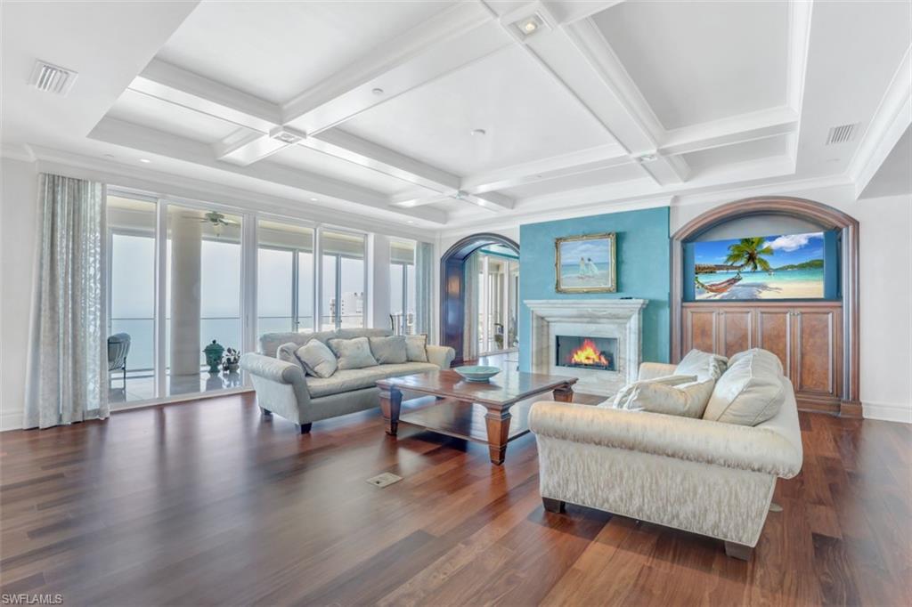 REGENT - Residential