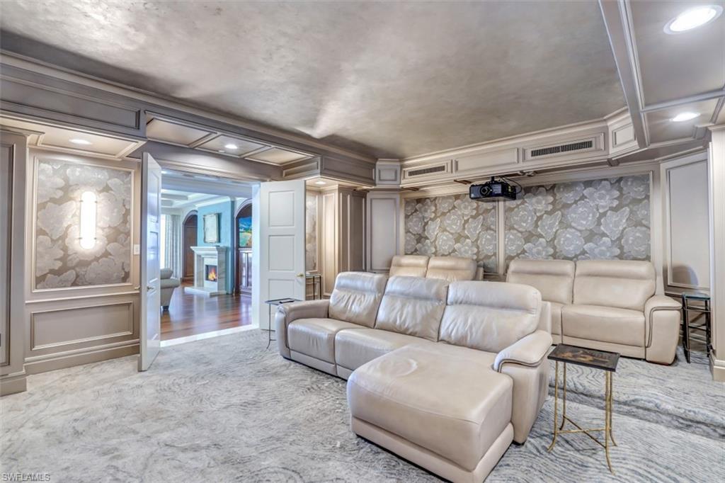 REGENT - Residential