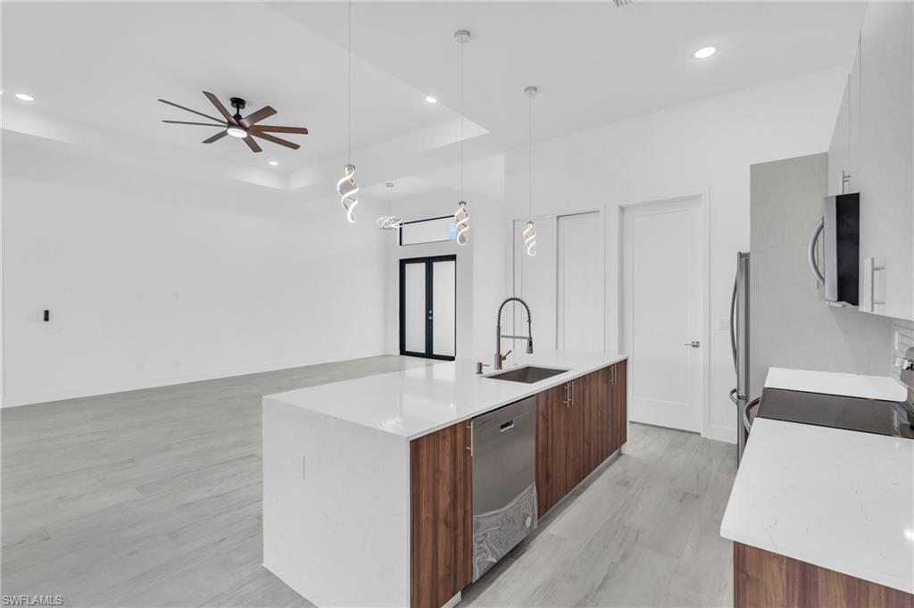 SOUTH GULF COVE - Residential