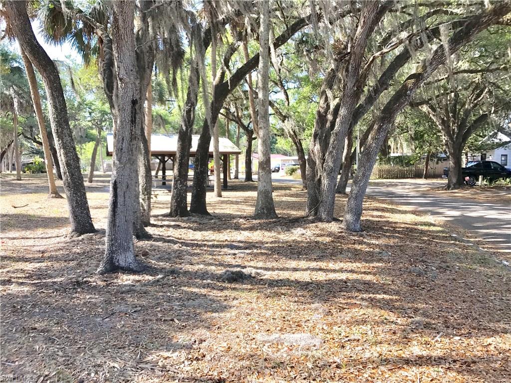 RUSSEL PARK - Residential