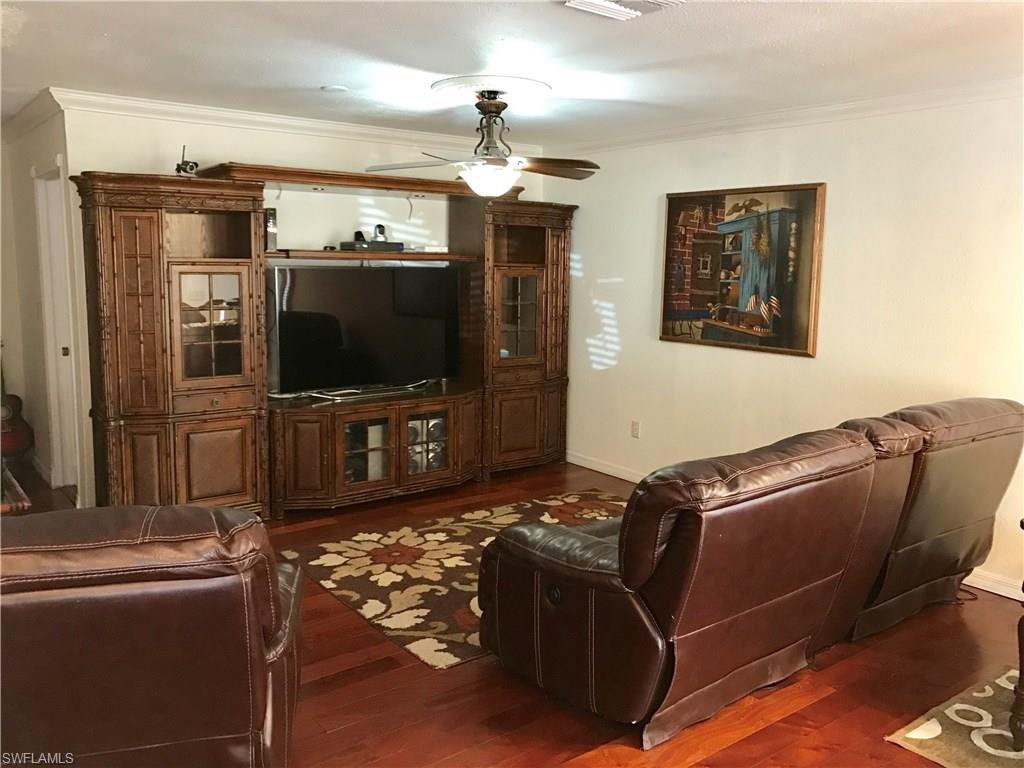 RUSSEL PARK - Residential