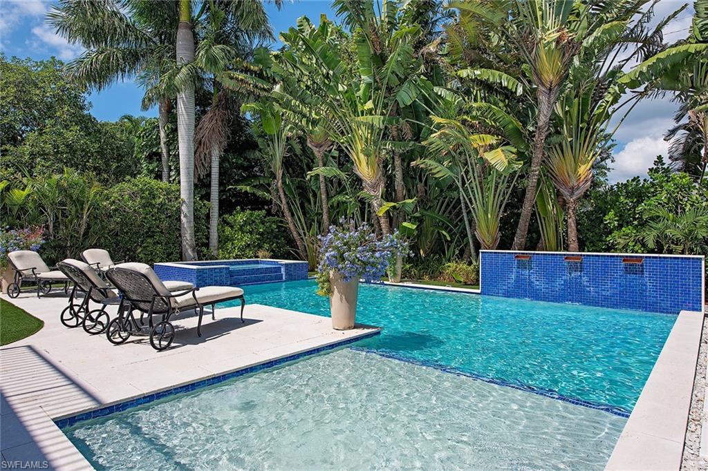 MOORINGS - Residential