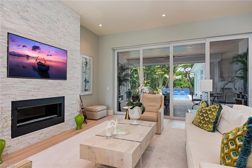 MOORINGS - Residential