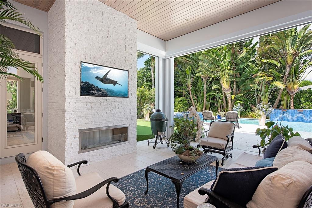 MOORINGS - Residential