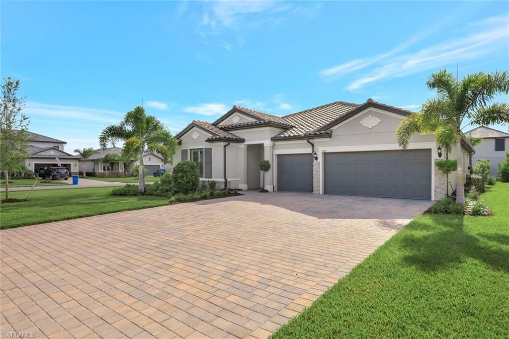 Photo of 17673 Kinzie LN, ESTERO, FL 33928 (MLS # 226020617)