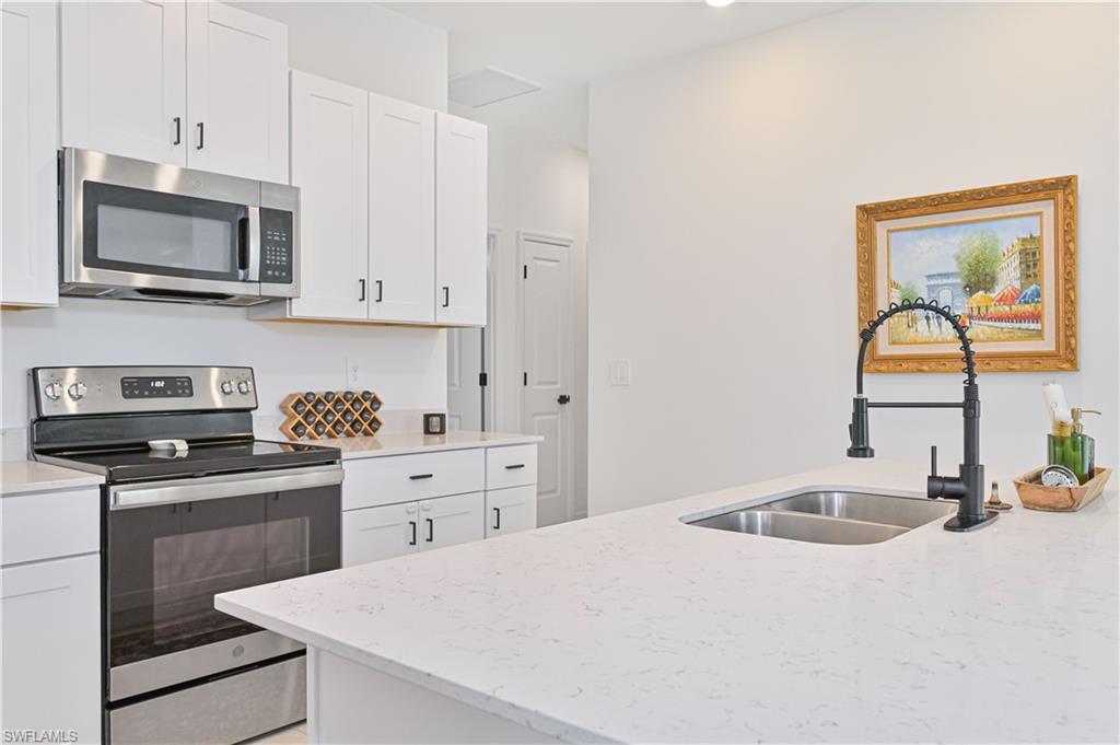 SAVANNA LAKES - Residential Lease