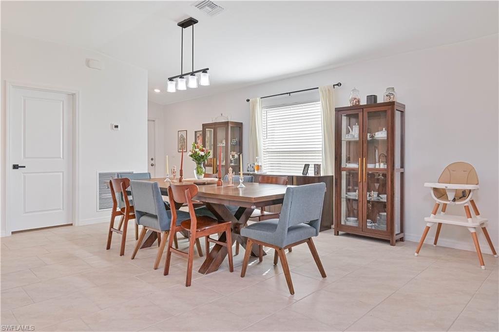 SAVANNA LAKES - Residential Lease