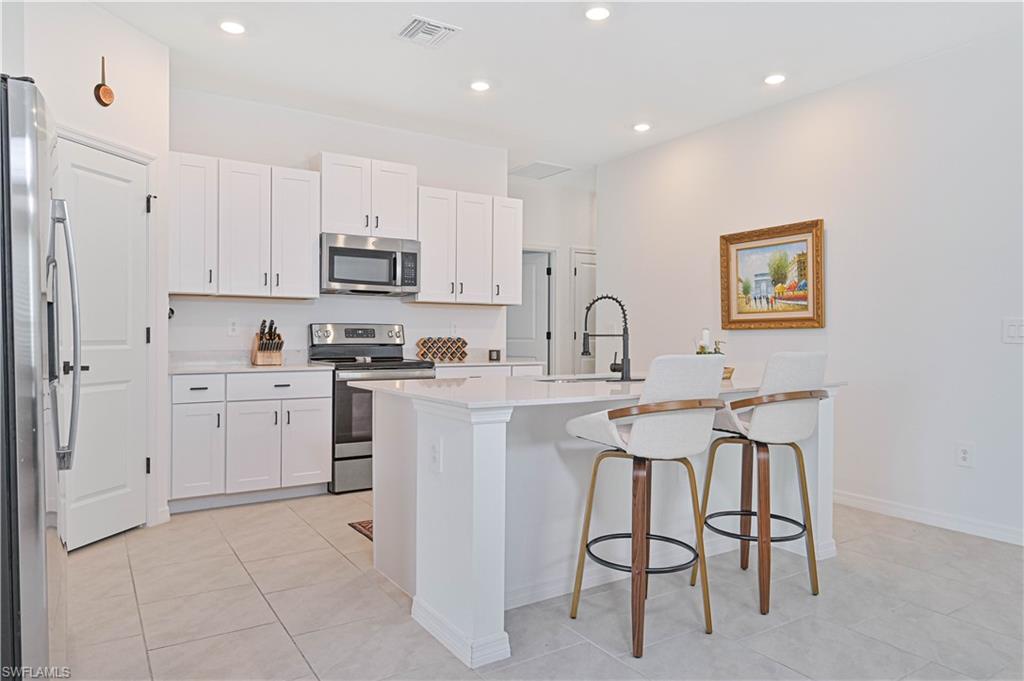 SAVANNA LAKES - Residential Lease