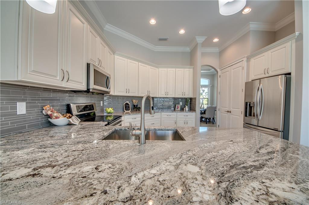 EAGLE'S LANDING ESTATES - Residential