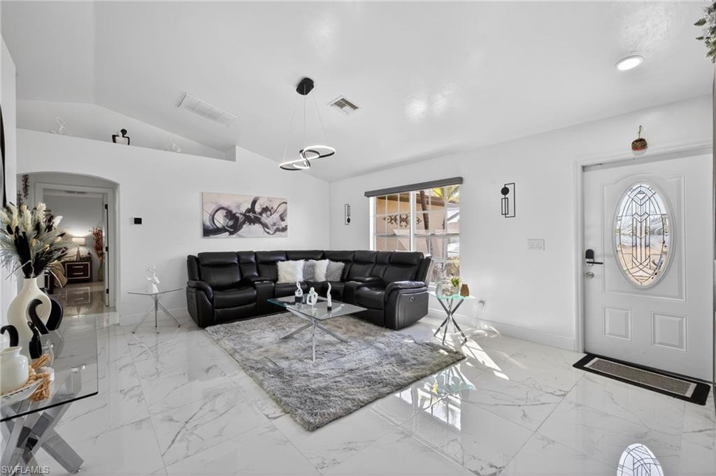 CAPE CORAL - Residential