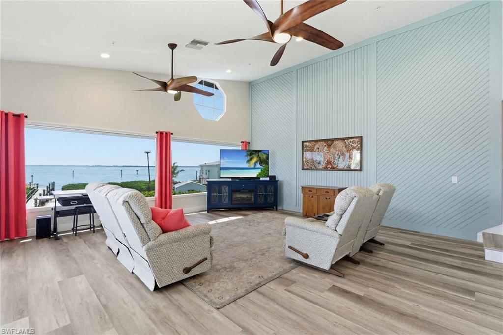 ST JAMES PLACE - Residential