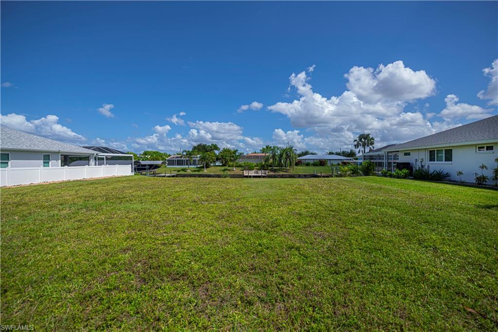 CAPE CORAL - Land
