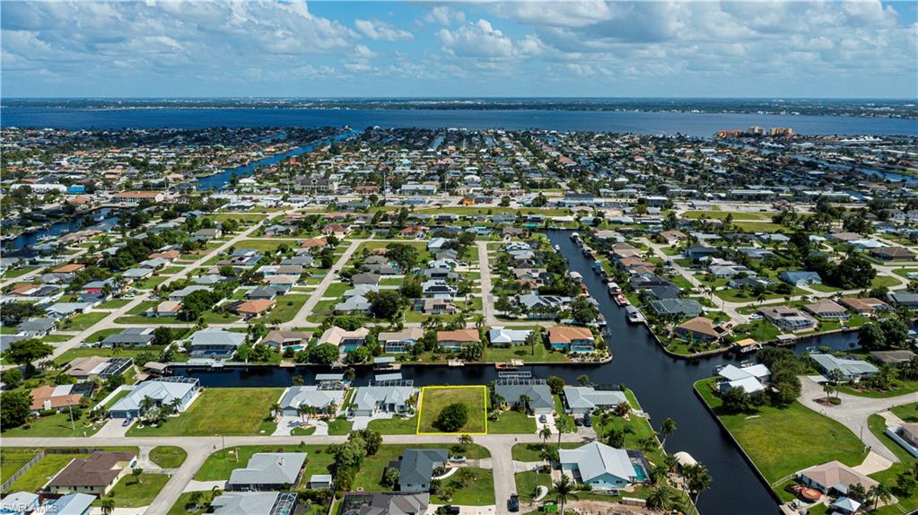 CAPE CORAL - Land