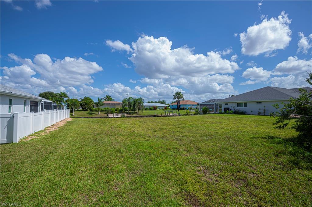 CAPE CORAL - Land