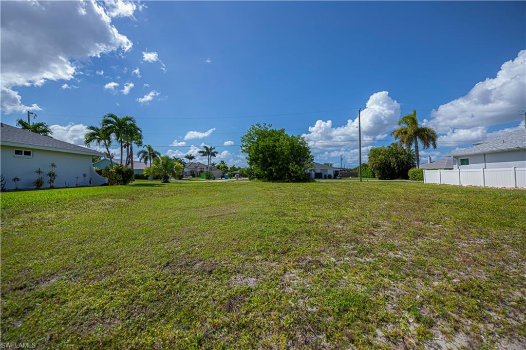 CAPE CORAL - Land