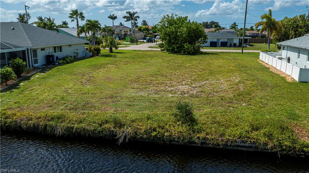 CAPE CORAL - Land