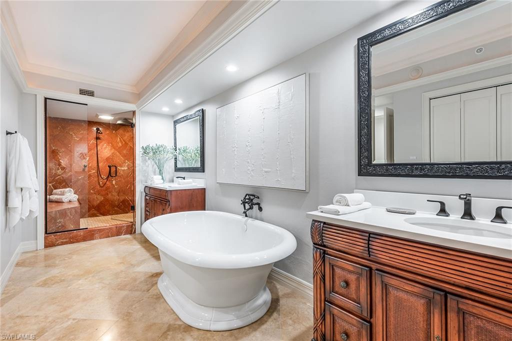 CARLYSLE AT BAY COLONY - Residential