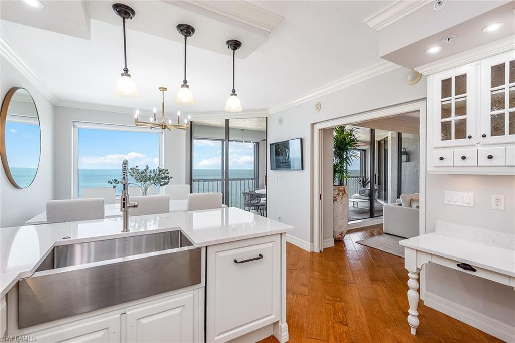 CARLYSLE AT BAY COLONY - Residential