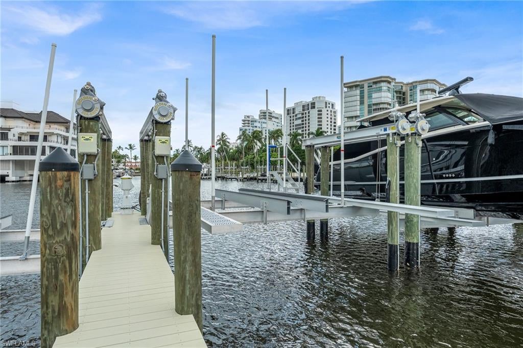 4450 Gulf Shore BLVD N