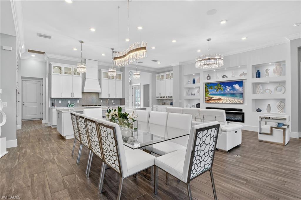 CORKSCREW ESTATES - Residential