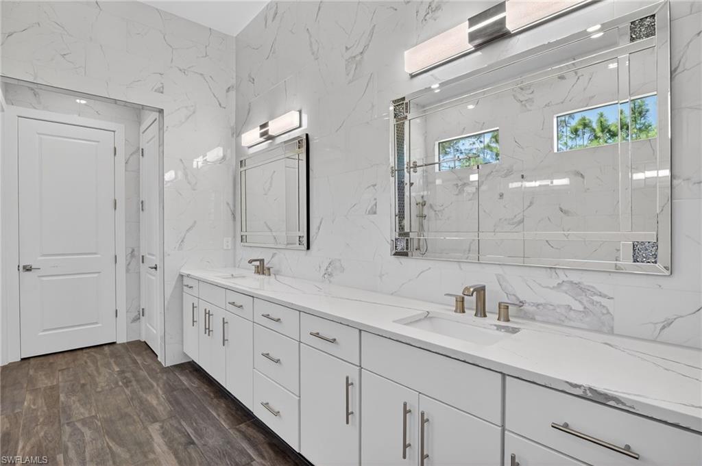 CORKSCREW ESTATES - Residential