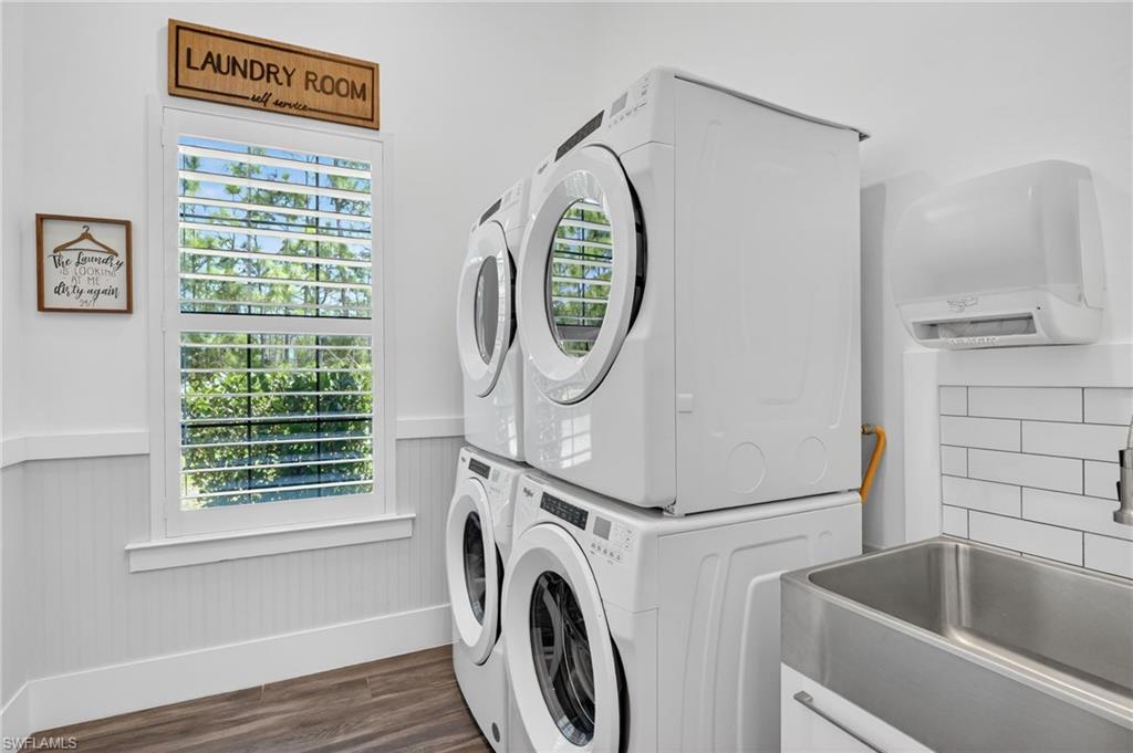 CORKSCREW ESTATES - Residential