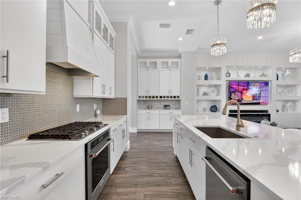 CORKSCREW ESTATES - Residential